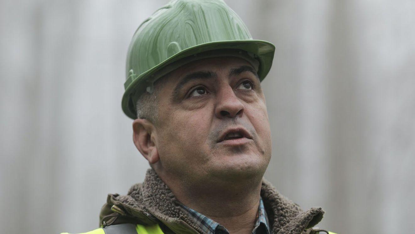 Director adjunct al Romsilva, trimis în judecată de DNA pentru luare de mită şi abuz în serviciu /  Este acuzat că a angajat un paznic care nu întrunea condiţiile legale / Cezar Mihail Răduţă ar fi primit în schimb un teren în Corbeanca