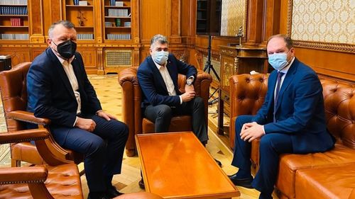 Primarul pro-rus al Chișinăului, Ion Ceban, turneu în România, unde s-a întâlnit cu șefi de partide, miniștri și primari. El pozează în pro-român pentru a atrage banii marilor primării pentru proiecte comune