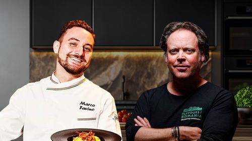 Jurnalistul Charley Ottley și chef Marco Favino au depus astăzi jurământul, după primirea cetățeniei române / Ambii promovează gastronomia locală