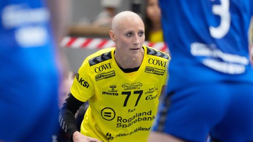 VIDEO „Meciul vieții”: Legendara handbalistă Camilla Herrem a revenit pe teren la cinci zile după chimioterapie