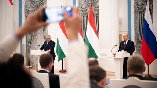 UE trebuie să regândească sancţiunile impuse Rusiei pentru a reduce preţul energiei, consideră Viktor Orban
