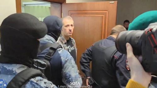 Noi represiuni în Rusia: Jurnalistul și bloggerul rus Roman Ivanov a fost condamnat la şapte ani de închisoare pentru că a criticat invazia din Ucraina