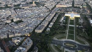 Avertizare MAE pentru românii care călătoresc  în Franța: Greva controlorilor aerieni perturbă activitatea pe aeroportul Paris-Beauvais