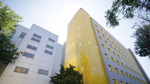 FOTO Primul spital de oncologie pediatrică din România construit cu bani din donații ar putea fi gata la sfâșitul anului / Asociația Dăruiește Viață  a investit în spitalele românești 43 de milioane de euro / Au aniversat zece ani de activitate cu lacrimi în ochi 