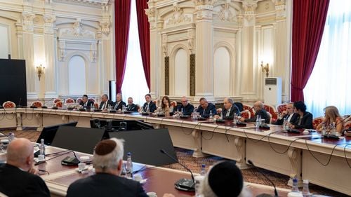 Ciucă, întâlnire cu reprezentanţii comunităţilor evreieşti din mai multe ţări: România trebuie să fie patria tuturor cetăţenilor săi, indiferent de etnie, credinţă sau limbă