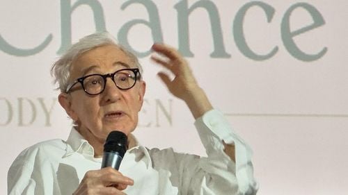 Woody Allen vrea să fie regizorul unui nou film în care să joace Donald Trump, după comedia „Celebrity” din 1998: „O plăcere să lucrezi cu el și este un actor foarte bun”