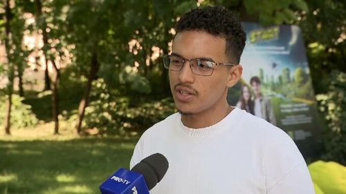 Jayson a venit din Panama special în România pentru a studia la universitate. Unde va candida