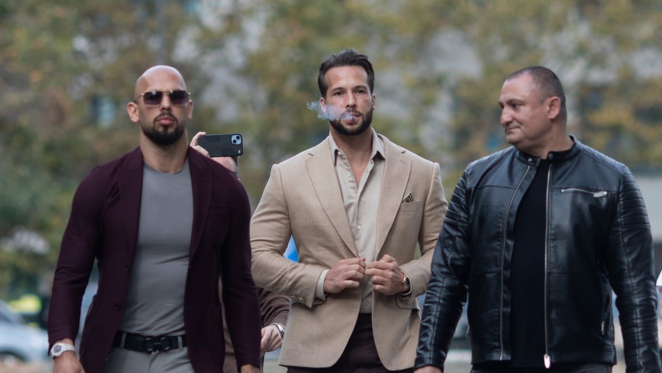 Interdicția impusă fraților Tate de a nu părăsi România, ridicată de instanță. Măsura a fost înlocuită cu obligația de a nu părăsi limita teritorială a Uniunii Europene / Decizia nu este definitivă