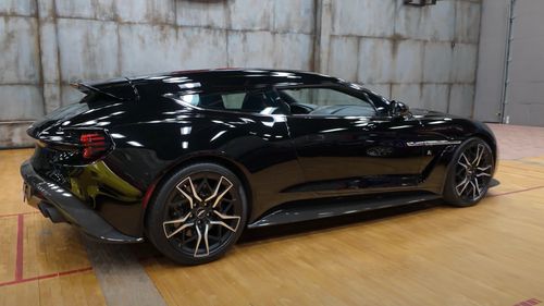 VIDEO Mașina de colecție nedorită de colecționari: Un Aston Martin Vanquish Zagato Shooting Brake s-a vândut cu jumătate din prețul uriaș din 2019