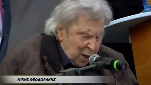 Marele compozitor grec Mikis Theodorakis va fi înmormântat pe Insula Creta. “Vreau să plec din această lume ca comunist”, scrisese el în 2020