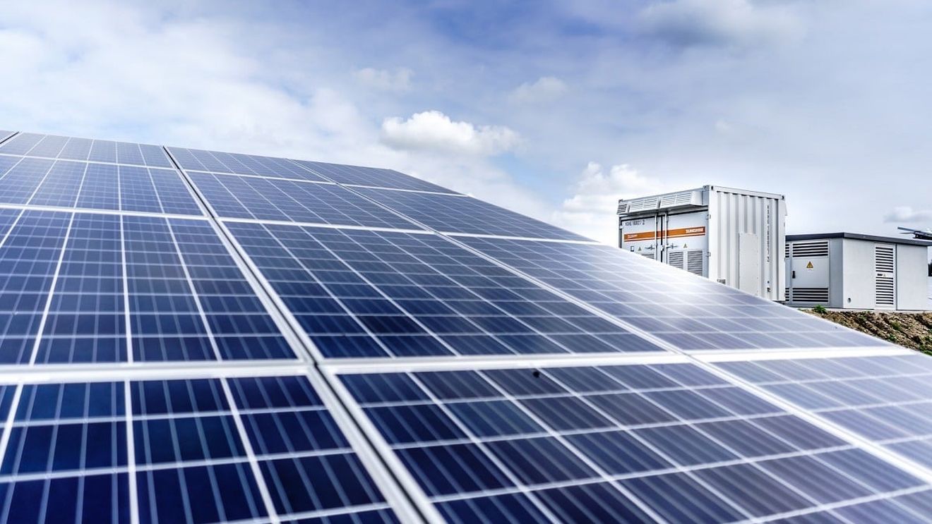 Pentru prima dată energia solară a fost în iunie principala sursă de electricitate din UE, potrivit Eurostat