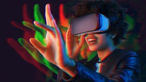 Căștile Vision Pro de la Apple i-au impresionat pe analiști/ Cum cred aceștia că vor evolua vânzările dispozitivului de 3.499 de dolari