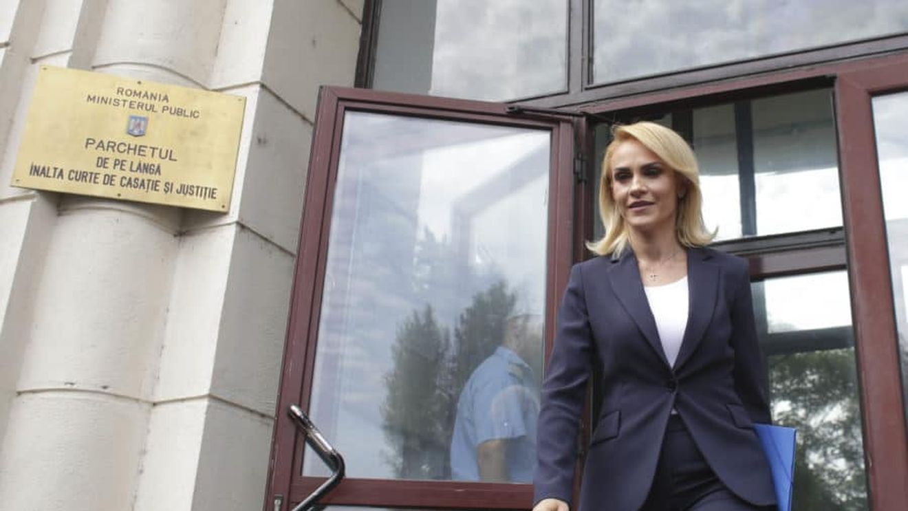 Gabriela Firea își donează 10% din salariul pe trei luni pentru Catedrala Notre Dame
