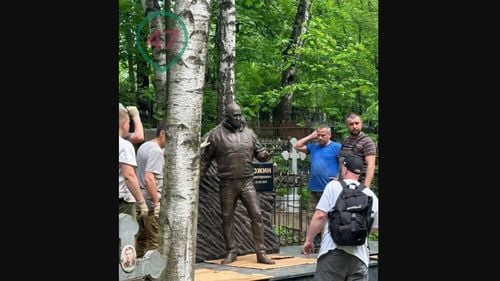 O statuie a lui Prigojin a fost dezvelită la mormântul său din Sankt Petersburg