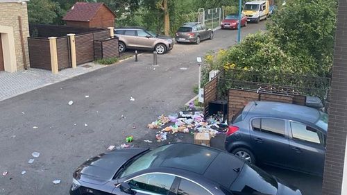 VIDEO Mărturii exclusive probate cu filme și fotografii. Brașovenii din zonele periferice, terorizați de creșterea numărului de urși: ”Sunt mai mulți urși decât oameni pe stradă” / Primăria, somată să ia atitudine, altfel ”va urma moarte de animal!”