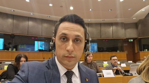 POLITICO Partidele marginale de extremă dreaptă și extremă stângă din Europa îi întrec pe centriști în competiția pentru cucerirea utilizatorilor TikTok  / Vlad Gheorghe de la Renew Europe, menționat cu cele 1000 de clipuri pe Tik Tok