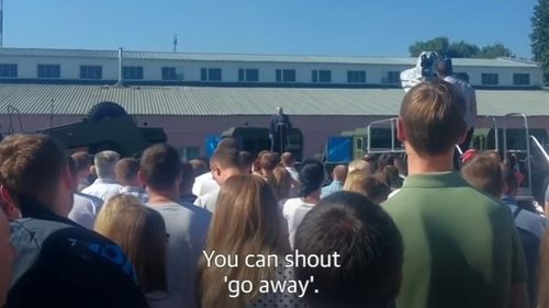 Lukaşenko anunţă că va închide fabricile unde au avut loc proteste: Oamenii se vor calma şi vom decide pe cine invităm la muncă după aceea