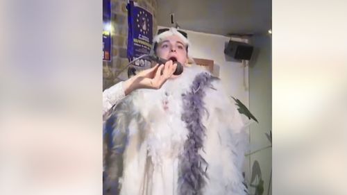 VIDEO Peste 70 de concurenţi s-au întrecut la Campionatul european de imitat sunetele produse de pescăruşi / Concursul îşi propune să schimbe imaginea pescăruşilor, percepuţi deseori ca nişte păsări agresive