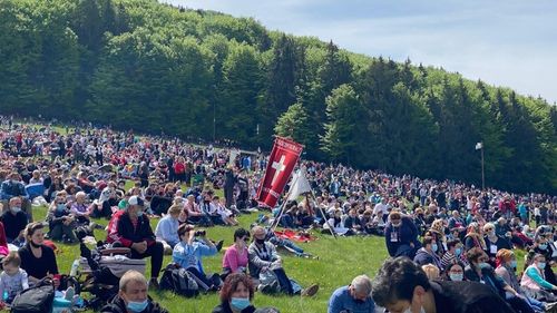 Zeci de mii de pelerini au fost prezenți la Șumuleu Ciuc, de Rusaliile Catolice. „Doamne, binecuvântează-i pe maghiari!”, a transmis ministrul Tánczos Barna