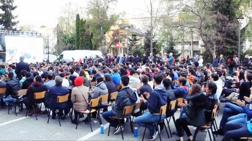 VIDEO Ecaterina Andronescu, aplaudată ironic de olimpicii naţionali la informatică