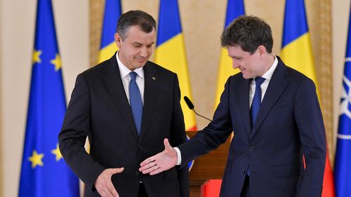 Președintele Dan a semnat decretul de desemnare a lui Eugen Tomac candidat la funcția de premier. Tomac are 10 zile la dispoziție să ceară votul Parlamentului