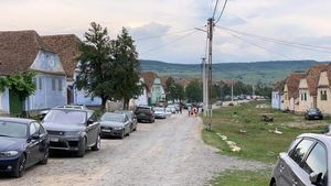 VIDEO Locul din România care l-a fermecat pe prințul Charles riscă să fie distrus de turiști: "Pur și simplu unii ignoră regulile de bun simț. Se uită la tine când le atragi atenția și merg mai departe"