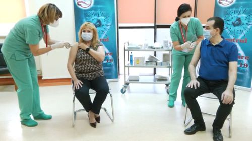 VIDEO Președinții Parlamentului, Ludovic Orban și Anca Dragu, s-au vaccinat anti-COVID