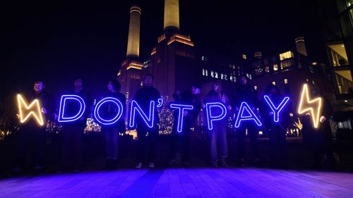 Marea Britanie: Instituții, magazine și societăți energetice ocupate în semn de protest față de creșterea facturilor la energie