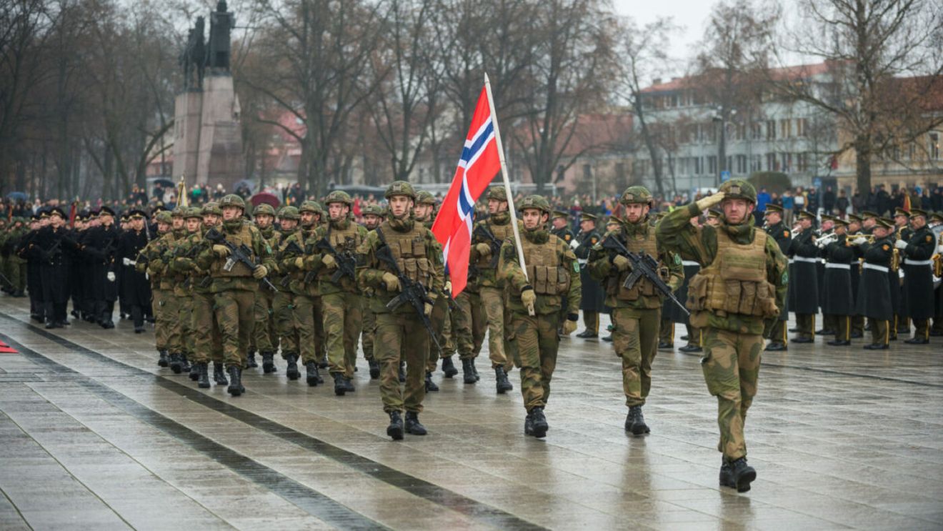 Norvegia încearcă să-şi întărească relaţiile de securitate cu Europa, considerându-le nesigure pe cele cu SUA