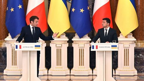 Președintele Emmanuel Macron nu are planuri „stabilite” de a vizita Ucraina, dar o va face „la momentul potrivit”: „Sunt mai multe opțiuni”