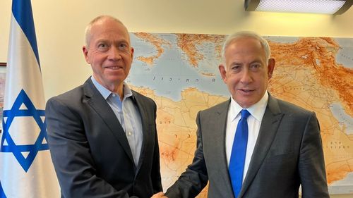 Prim-ministrul israelian desemnat Benjamin Netanyahu numeşte un apropiat al său în funcţia de ministru al apărării cu o zi înainte ca guvernul să depună jurământul