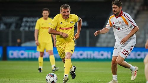 GALERIE FOTO Hagi, Popescu, Mutu, Ganea și alți jucători care au făcut istorie în fotbalul românesc s-au întors pe teren, pentru un meci cu Galatasaray Legends la Sports Festival