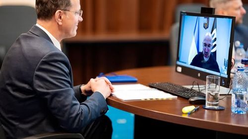 Ionuț Moșteanu, ministrul Apărării, a discutat cu Denîs Șmîhal, noul ministru al Apărării din Ucraina / Cei doi oficiali au convenit inițierea unor proiecte bilaterale pentru a întări semnificativ capacitățile de apărare ale celor două țări