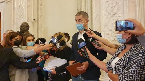 Dan Barna: Sper ca marți să avem vot pe această moțiune de cenzură / Ședința de azi a adus aminte de vremuri care le credeam depășite în istoria parlamentarismului