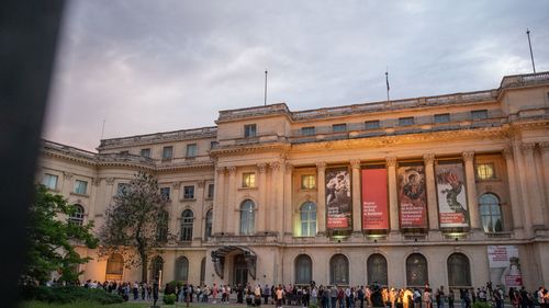 Ministerul Culturii va trimite Corpul de Control la Muzeul Naţional de Artă, în urma unor memorii care sesizează discriminare, presiune şi hărţuire cu tentă sexuală / G4Media a dezvăluit scandalul în urmă cu peste o lună