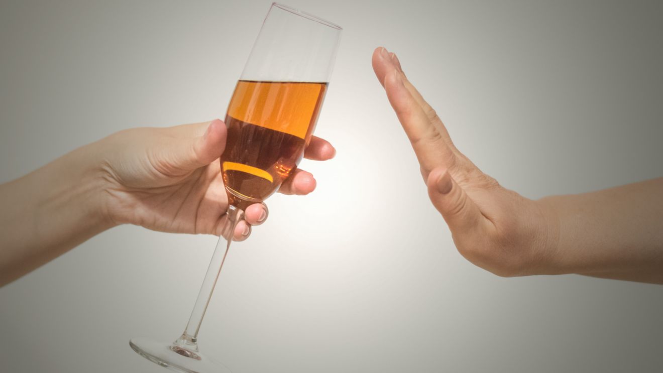 Sobrietatea devine un trend: Ce se întâmplă cu corpul tău după 30 de zile fără alcool?