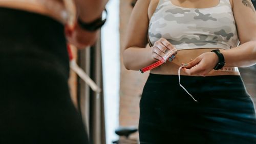 Un alt studiu leagă medicamentele pentru slăbit, precum Ozempic sau Wegovy, de gândurile suicidare. Dezbaterea privind siguranța lor continuă