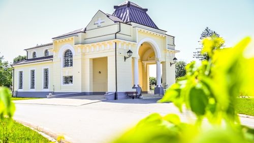 Sibienii nu sunt interesați de locurile de veci de pe aleea principală a cimitirului municipal/ Primăria lansează a doua licitație, care pleacă de la 5.000 de lei concesionarea unui loc de veci pe 25 de ani