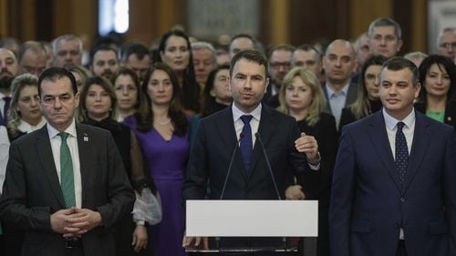 S-a lansat oficial Alianța Dreapta Unită, care reunește USR, PMP și Forța Dreptei / Va exista un candidat comun la prezidențiale / Drulă: ”Nu e un aranjament prin care încercăm să vedem cum putem crește niște procente”