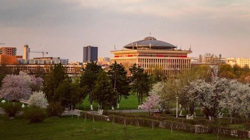 Mii de bucureșteni cer redeschiderea parcului Universității Politehnica București închis la începutul pandemiei. Rectorul: Consiliul de Administrație nu este de acord din cauza furturilor și distrugerilor