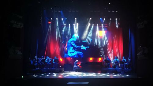 Pianistul Richard Clayderman, într-un concert caritabil la Cluj / Banii strânși din bilete vor fi acordați ca burse la 9 elevi talentați în muzică / Artistul francez are peste 90 de milioane de discuri vândute în carieră