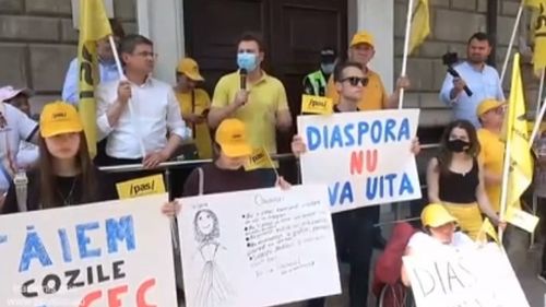 Autoritățile de la Chișinău au mărit „de fațadă” numărul secțiilor de votare din diaspora. Moldovenii, din nou cu restricții de a participa liber la alegerile anticipate