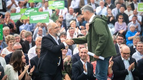 Ministrul Transporturilor din Ungaria, derapaj la Oradea în campanie alături de UDMR: Ne străduim să-i trimitem la naiba pe actualii șefi de la Bruxelles