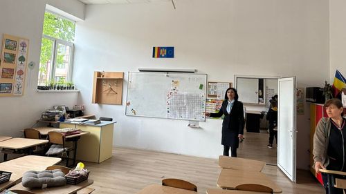 Primăria Piatra-Neamţ alocă trei milioane de lei pentru reabilitarea şcolii în care s-a prăbuşit un tavan, în 2023 / Primar: ”Este un pas necesar şi aşteptat de toţi”