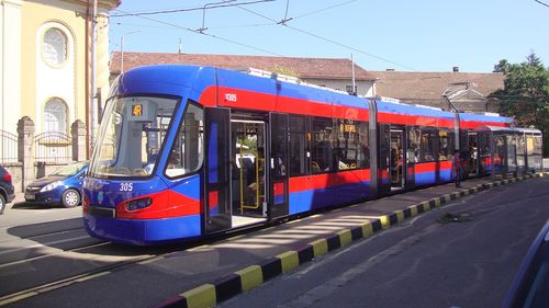 Tramvaie în Oradea, fără aer condiționat / Cum răspunde compania de transport