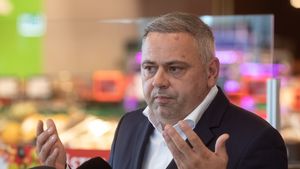 UPDATE Membrii PNL din comisiile de agricultură ale Parlamentului îl critică pe Florin Barbu, ministrul PSD al Agriculturii: "Faptul că se joacă o carte a intereselor mărunte va putea avea drept consecință stagnarea competitivității agriculturii europene și, implicit românești"