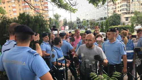 Percheziții DIICOT la locuința lui Cristian Dide într-un dosar de trafic de droguri de risc - surse