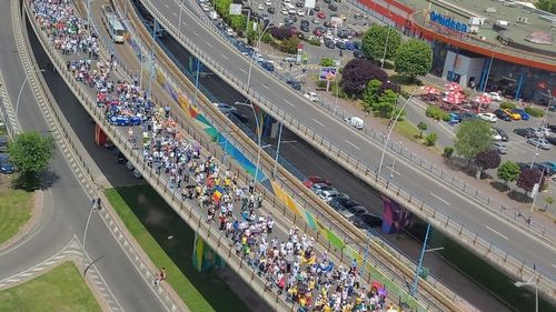 Imagine impresionantă la protestul profesorilor: mii de oameni au ocupat în întregime Pasajul Basarab