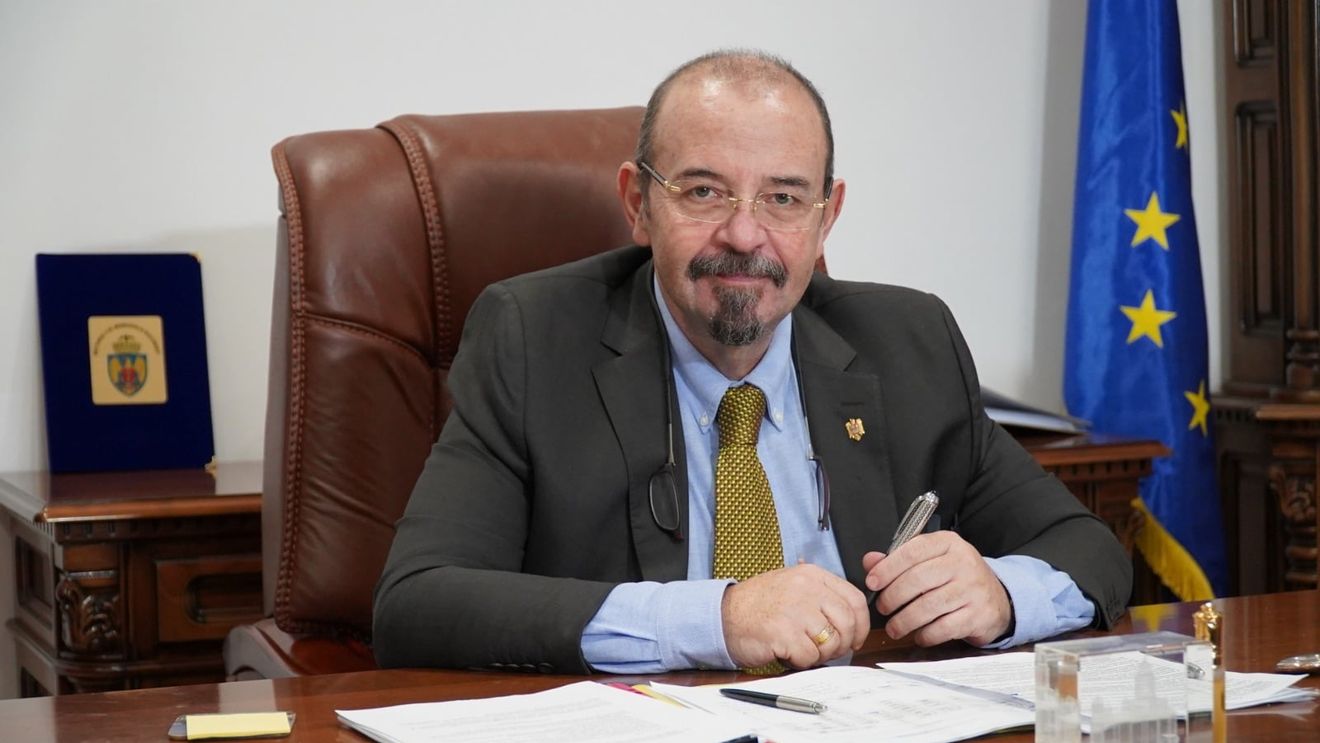 Primarul Piedone afirmă că dispoziţia pe care a dat-o privind reducerea programului unor agenţi economici are la bază prevederi din Codul Administrativ