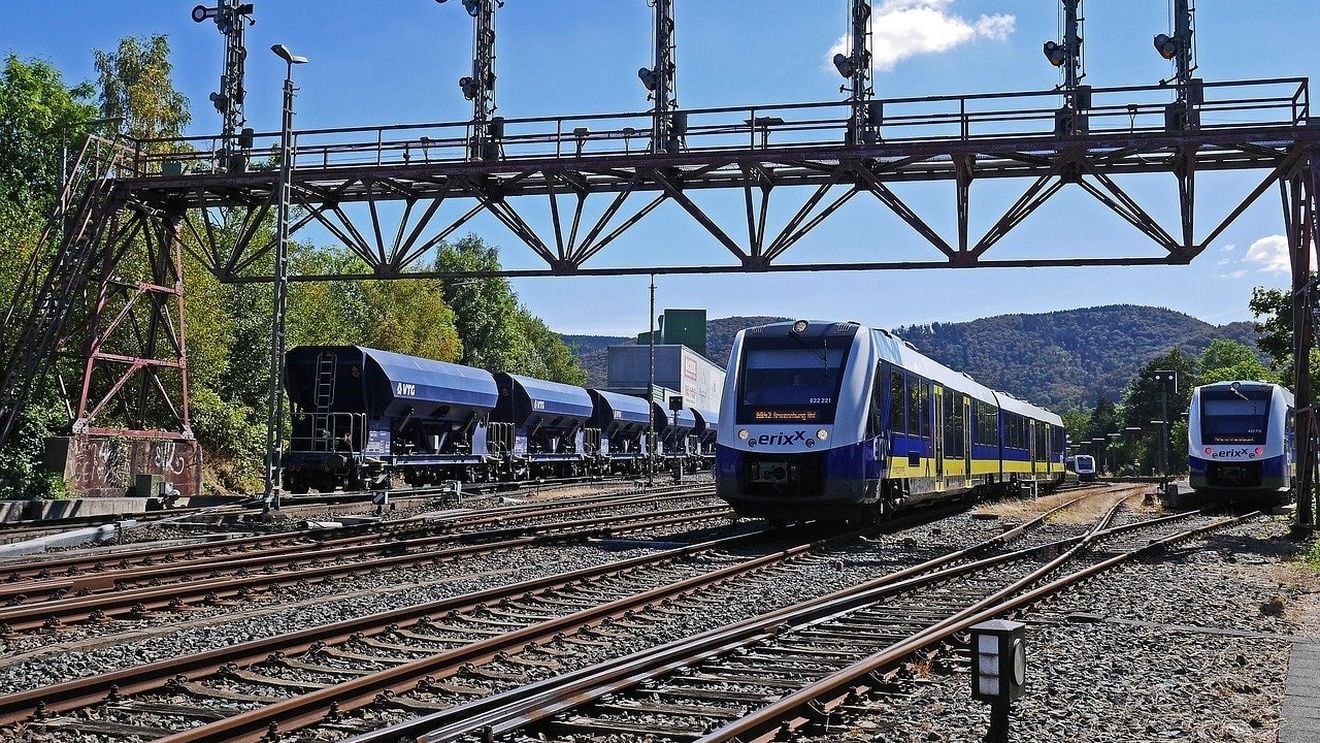 Cîțu schimbă conducerea Autorității de Reformă Feroviară. Fostul șef nu a reușit să cumpere niciun tren, de patru ani de când a fost înființată instituția / Noul șef spune că „prioritatea zero” este încheierea procedurii pentru cele 20 de trenuri electrice